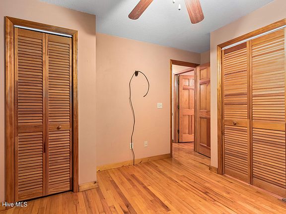 24th image of 186 Amandas Way