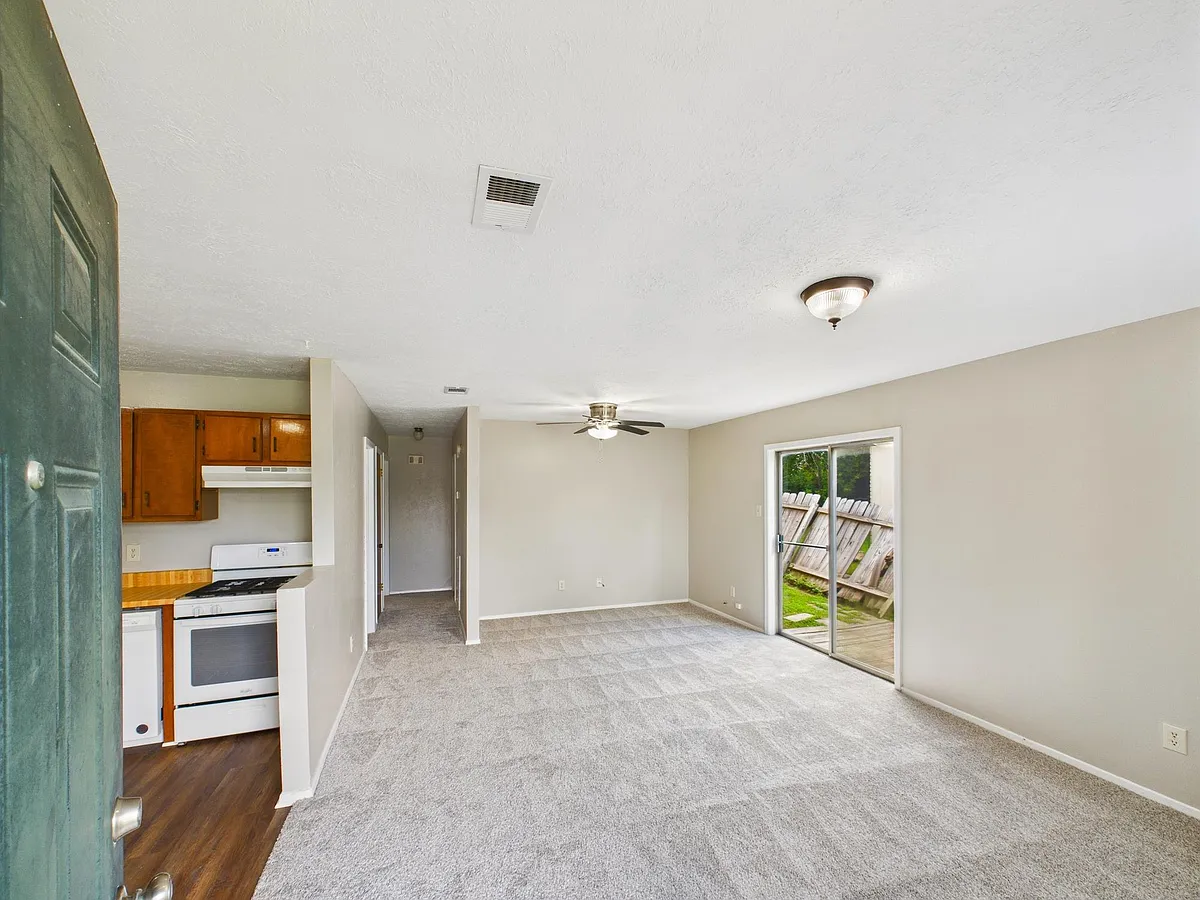 Building Photo - 3329 Longleaf Cir