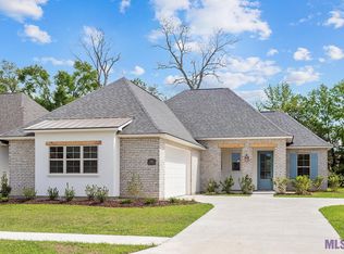 5102 Black River Rd, Darrow, LA 70725