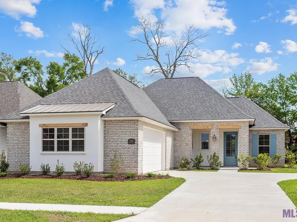 5102 Black River Rd, Darrow, LA 70725