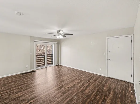 Kosobro, 701 E 40th St #6, Kansas City, MO 64110