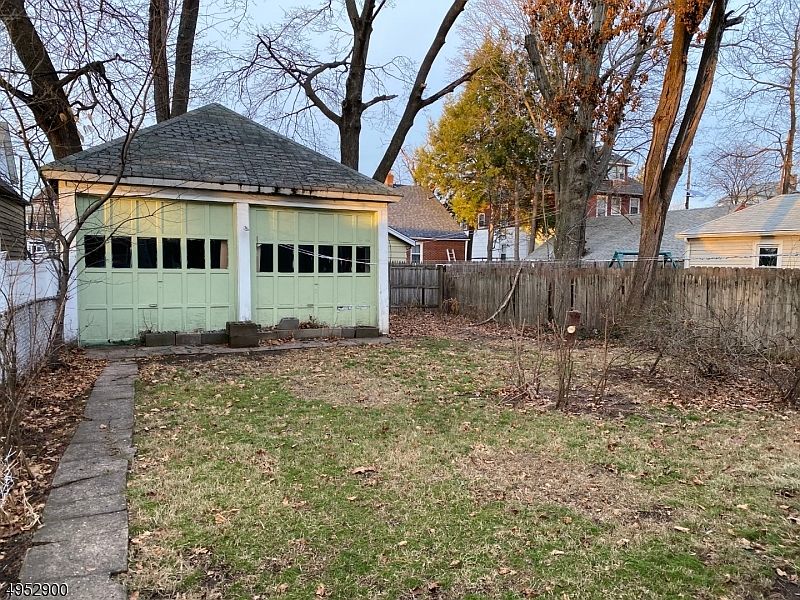 2nd image of 208 De Mott Ave