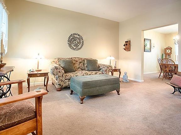 4th image of 10 Stone Creek Ct