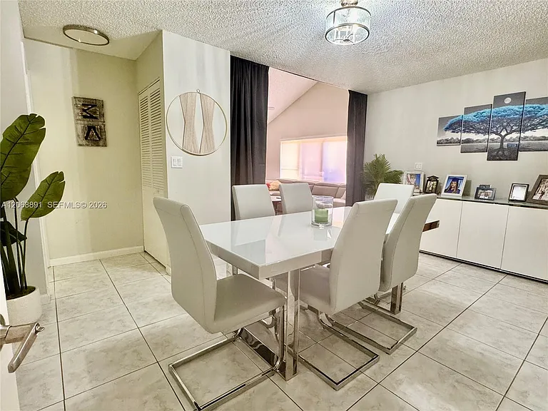 7049 Marlberry Ln #7049 — Photo 4