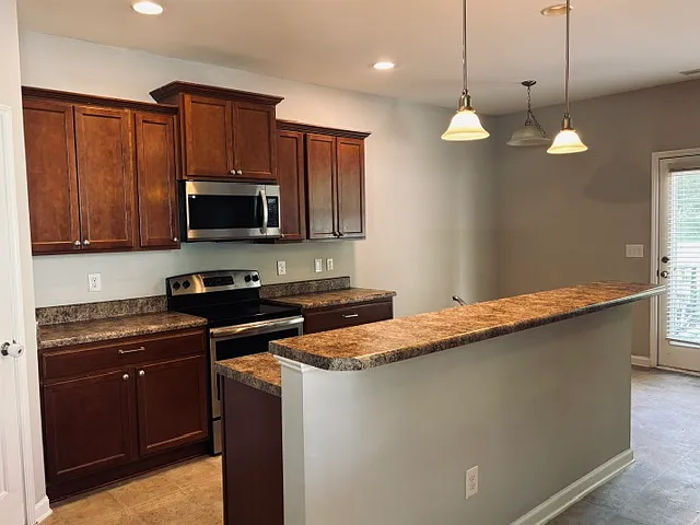 4499 Middletown Dr — Photo 10