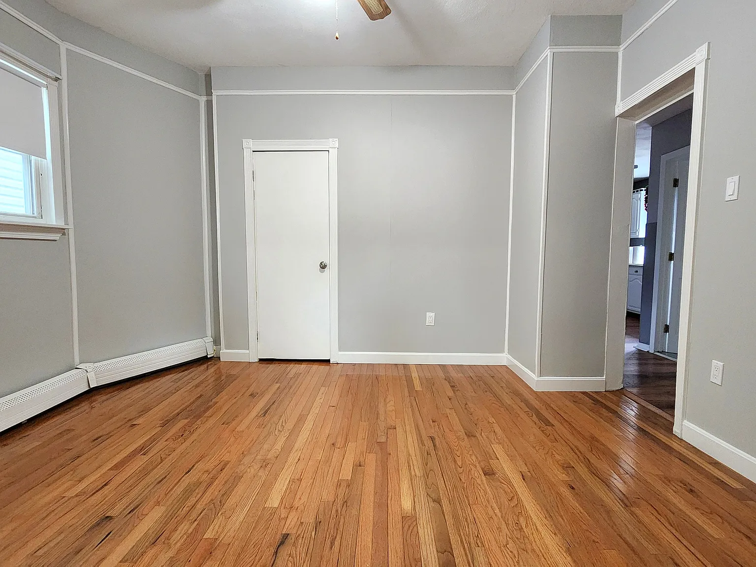2 bed, 900 sqft, $2,300 — Photo 4