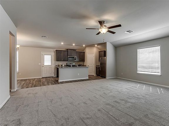 4th image of 1717 Amaranth Ln