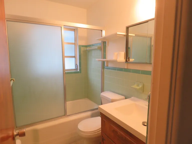 6056 Dartmouth Ave N — Photo 8