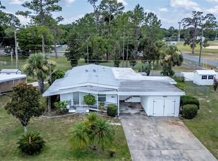 1027 S Capella Dr, Tavares, FL 32778