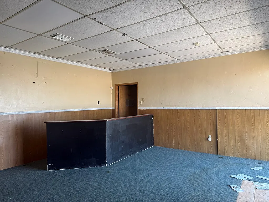 Studio, 2400 sqft, $2,500 — Photo 3