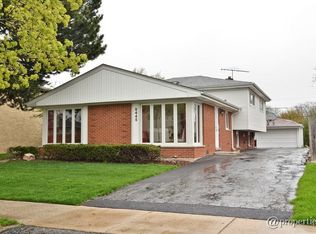 9445 Ozanam Ave, Morton Grove, IL 60053