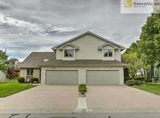 610 NW Timberbrooke Dr, Lees Summit, MO 64081