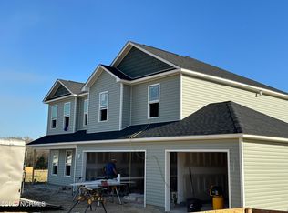 160 Crupper Ln, Raeford, NC 28376