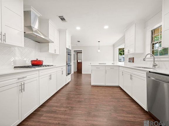 5th image of 1369 Crescent Dr