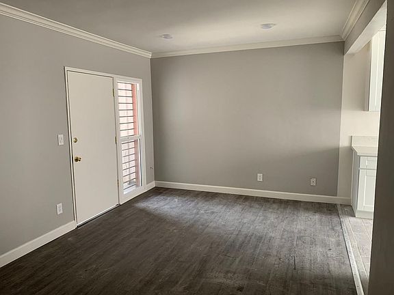 2nd image of 9017 Columbus Ave #10