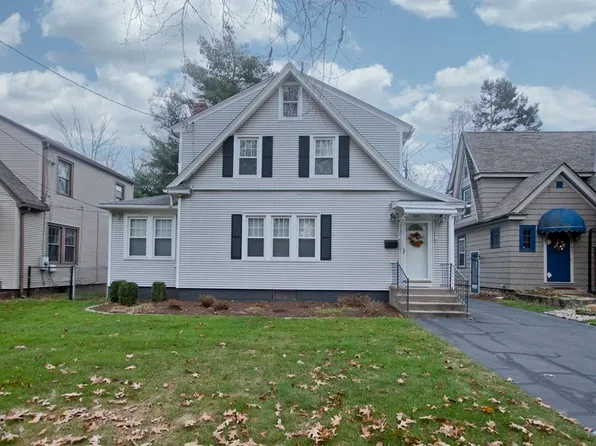 945 Roosevelt Ave, Springfield, MA 01109