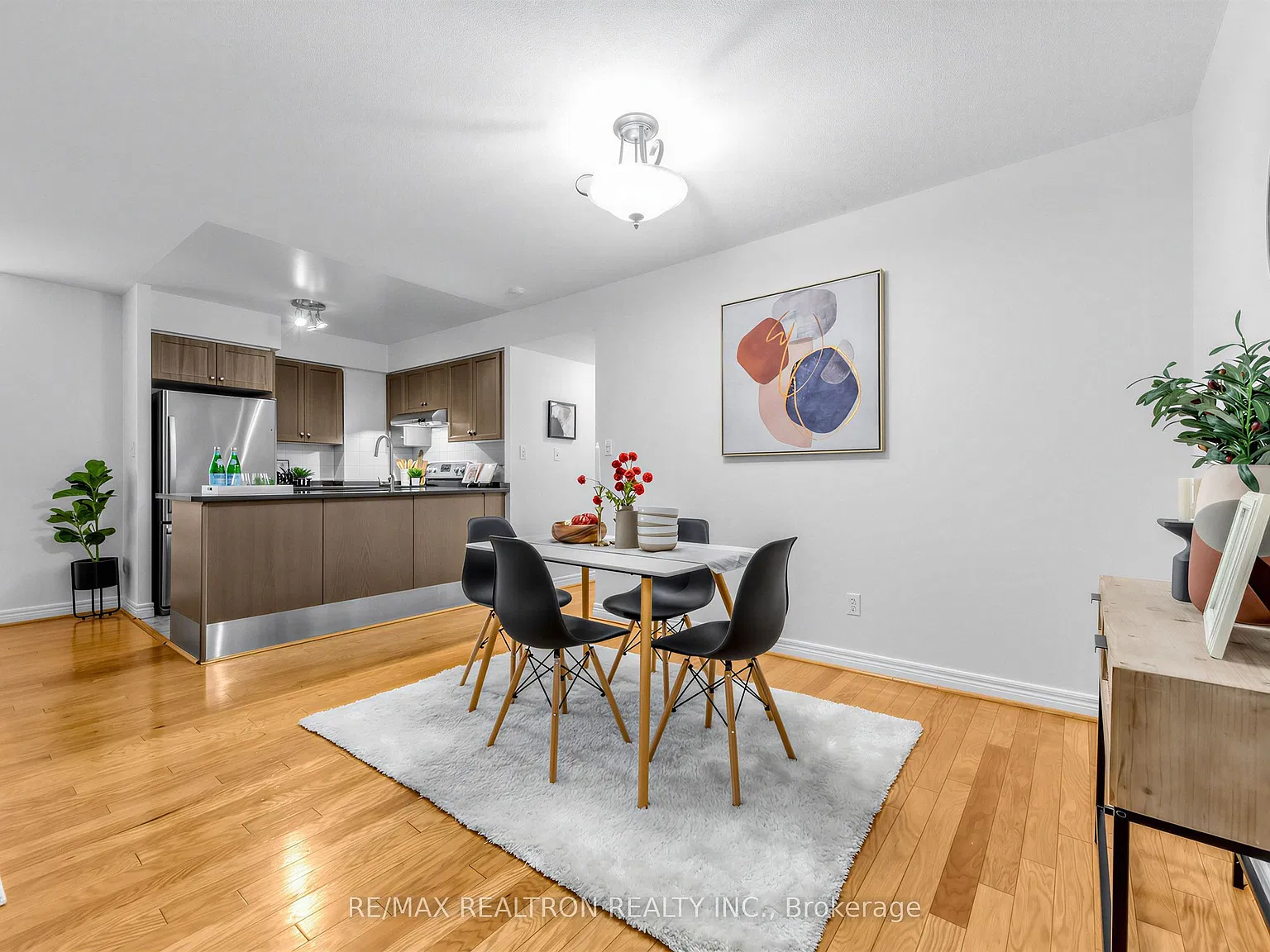 2 bed, $3,000 — Photo 4
