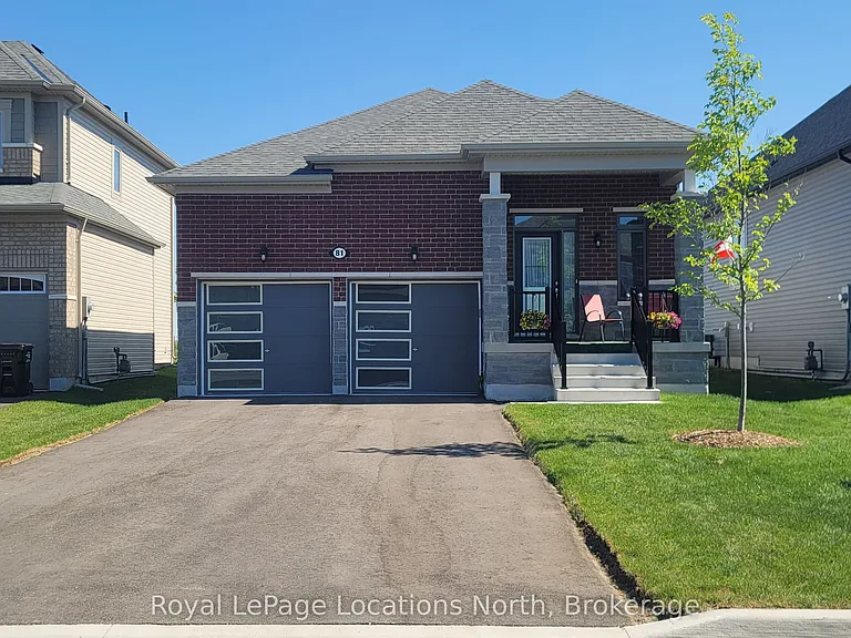 81 Season Cres — Photo 1