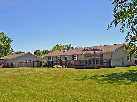 3rd image of 359 Sandwood Ct