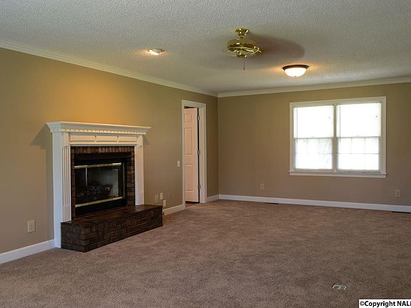 5th image of 367 Walker Ln