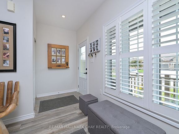 4th image of 25 Kingsmere Cres