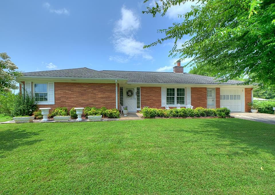 1st image of 210 Lavista Dr
