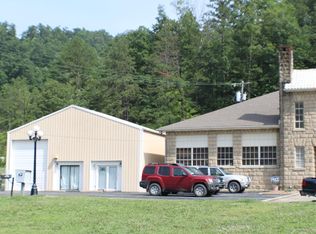 281 August Cir APT 1, Lowmansville, KY 41232