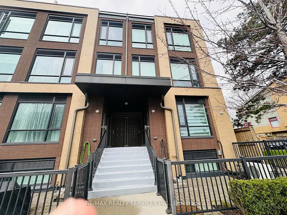 639 Lawrence Ave W #321