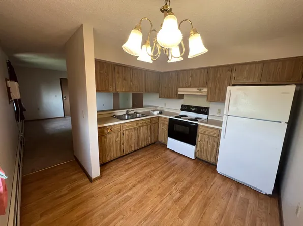 605 2nd St S #5, Grove City, MN 56243