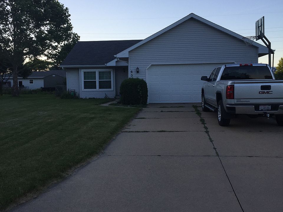 1st image of 656 Ravenswood Ct