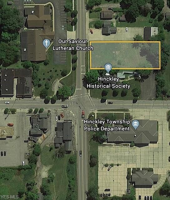 2nd image of 1626 Center Rd