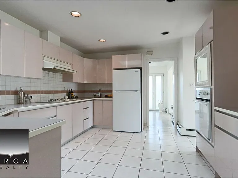 6400 Dakota Dr — Photo 11