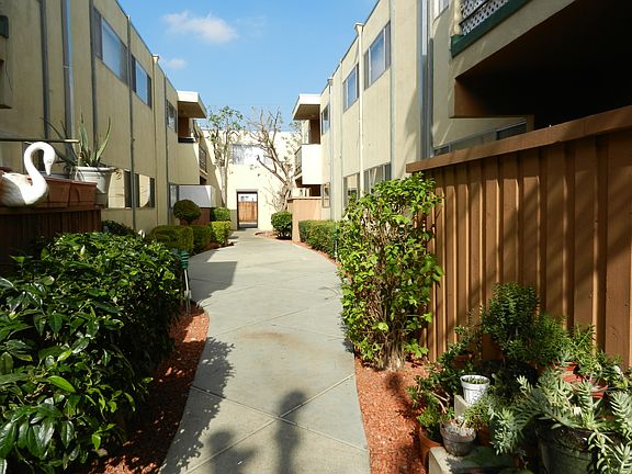 5th image of 21721 Roscoe Blvd #2B-2Ba