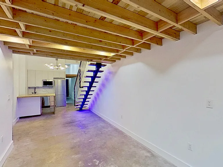 27 Montrose Ave #11 — Photo 19