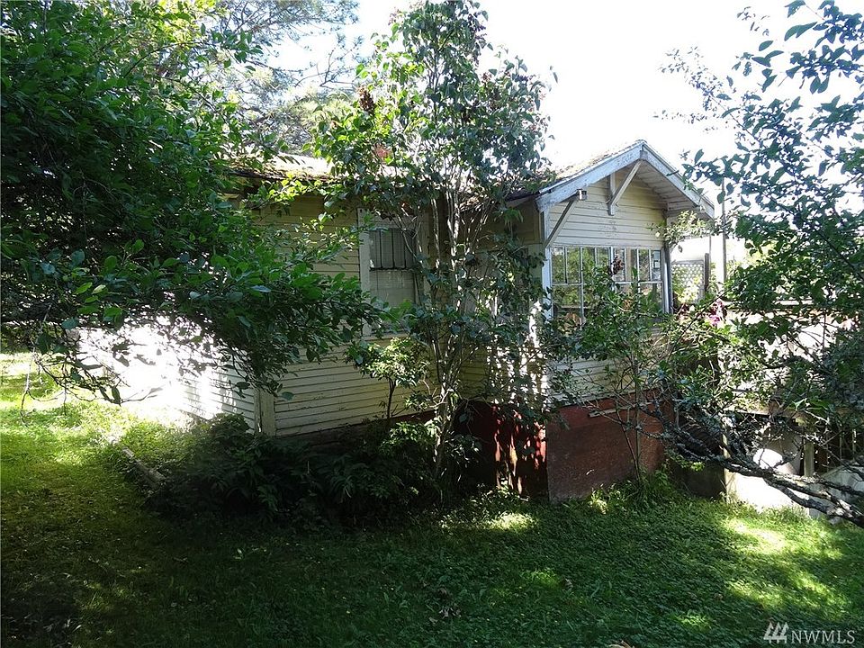 2nd image of 905 Otis St