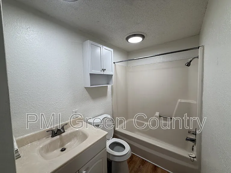 318 E Redwood St #72-4 — Photo 5