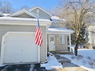 59 Meadow Pond Rd, Hamburg, NJ 07419