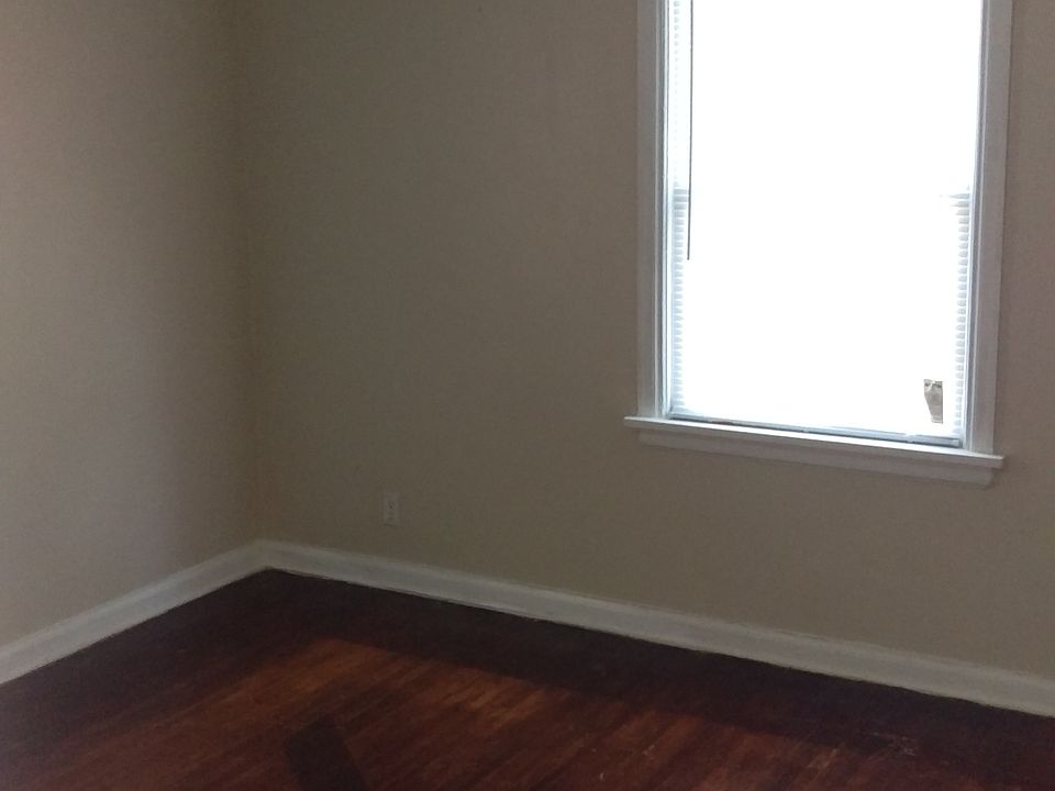 1st image of 1233 22nd Ave