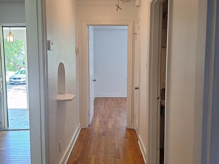 731 S Graham St — Photo 7