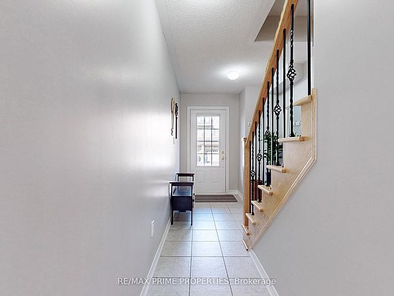 3rd image of 21 Sprucewood Rd