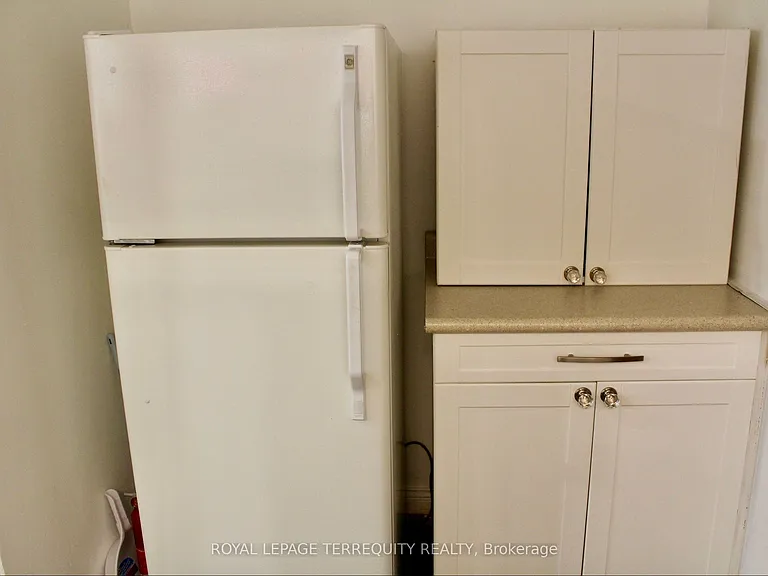140 Wolverleigh Blvd #LOWER — Photo 16