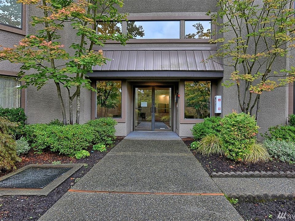 1st image of 11300 1st Ave NE APT 102