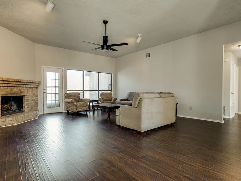 1305 Chicota Dr — Photo 19