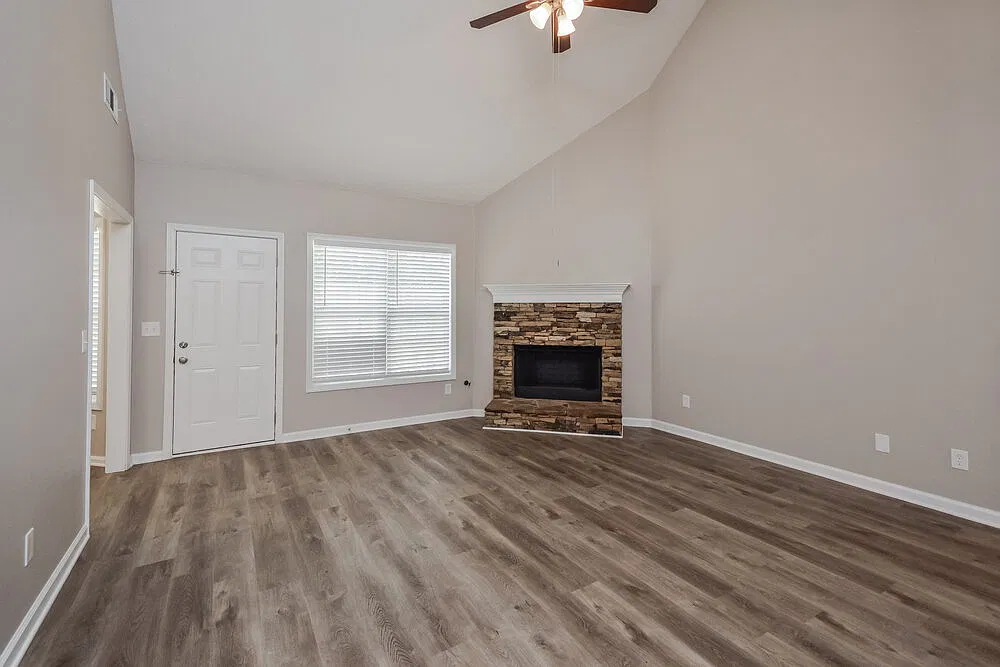 4 bed, 2.0 bath, 1869 sqft, $2,910 — Photo 4