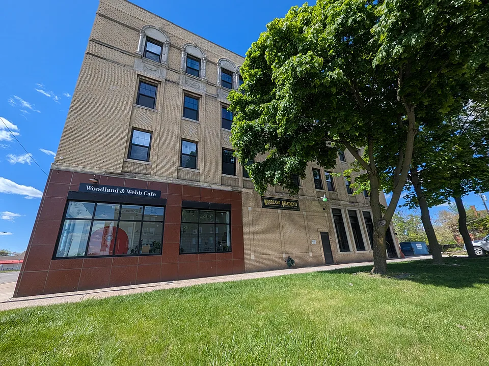 9 Woodland Apartments