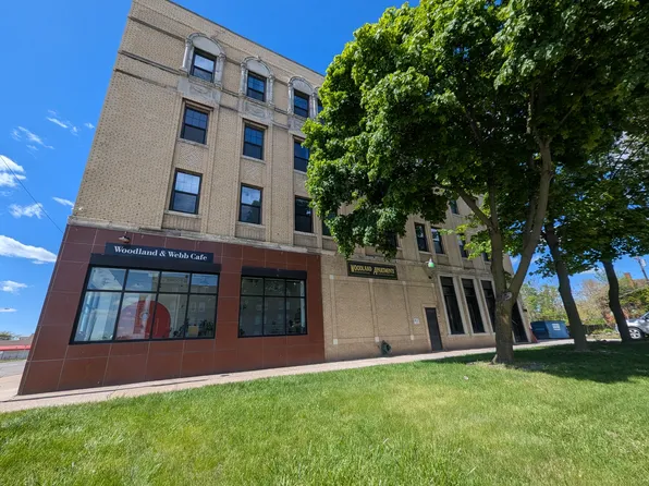 9 Woodland Apartments