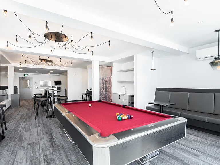 425 Ballantrae Dr — Photo 32