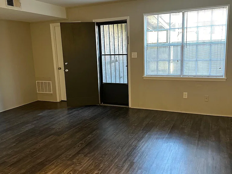 den area looking at patio