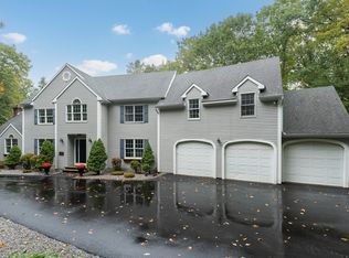 17 Buck Hill Rd, Madison, CT 06443