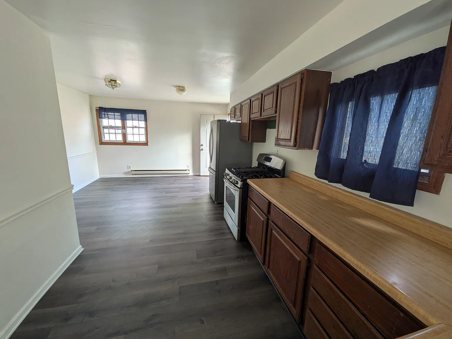 2 bed, 1000 sqft, $1,820 — Photo 4